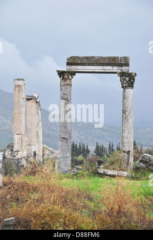 Die Ruinen des Tempels der Aphrodite. Das Heiligtum der Göttin der Schönheit, Liebe, Kunst und Wohlstand war ein Zentrum für Pilger. Stockfoto