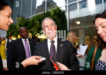 New York, USA. 21. Mai 2013.  Das Museum für moderne Kunst - Party im Garten. Bürgermeister Bloomberg... Bildnachweis: Scott Houston / Alamy Live News Stockfoto