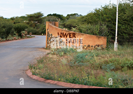 Eingangstor zum unteren Sabie CP, Krüger Nationalpark in Südafrika Stockfoto