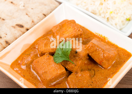 Paneer Makhani oder Shahi Paneer (Paneer Butter Masala) - indische Quark Curry. Stockfoto