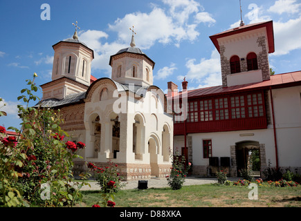 Das Kloster befindet sich im Dorf Arnota Costesti in Valcea County, auf dem Gelände einer ehemaligen Kirche. Es wurde von der damaligen ru Stockfoto