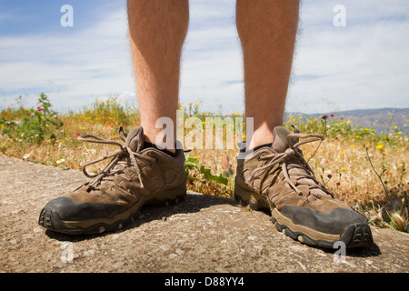 Trekking Schuhe outdoor, Beine der Wanderer Stockfoto