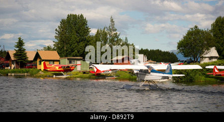 Wasserflugzeug hereinkommt, nach der Landung moor Stockfoto