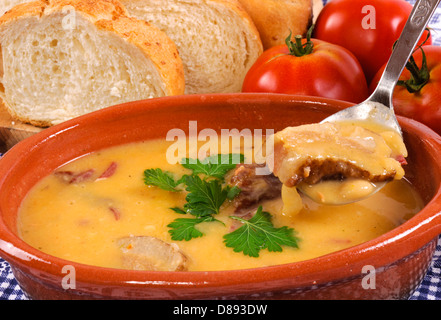 Frische Lebensmittel auf den Tisch Stockfoto