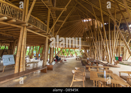 BALI, Indonesien - Februar 2012: Klassenzimmer Innenräume in der Grünen Schule am 27. Februar 2012 in Bali, Indonesien. Stockfoto