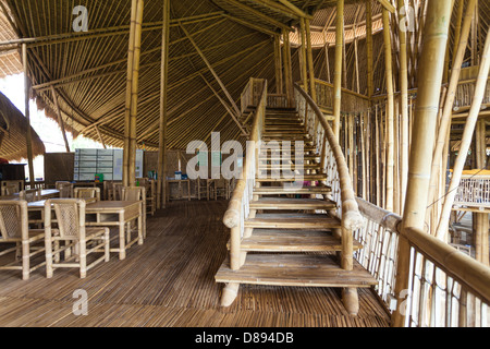 BALI, Indonesien - Februar 2012: Klassenzimmer Innenräume in der Grünen Schule am 27. Februar 2012 in Bali, Indonesien. Stockfoto