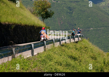 Feldweg auf Monte Isola, Lago d ' Iseo, Lombardei, Italien Stockfoto