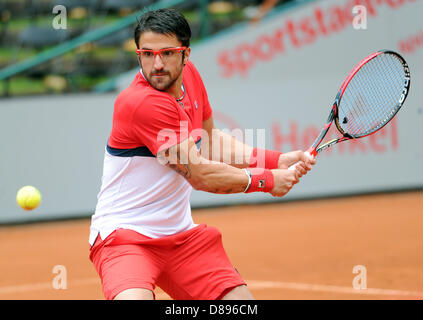 Düsseldorf, Deutschland. 22. Mai 2013. Janko Tipsarevic aus Serbien spielt gegen Pella aus Argentinien während der Power Horse Cup beim ATP Turnier in Düsseldorf, Deutschland, 22. Mai 2013. Foto: CAROLINE SEIDEL/Dpa/Alamy Live News Stockfoto