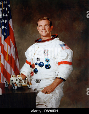 Apollo 15 Commander Dave Scott leitete die Crew während der Mondlandung und trug damit zur wissenschaftlichen Forschung, Erkundung und zum operativen Erfolg auf dem Mond bei. Stockfoto