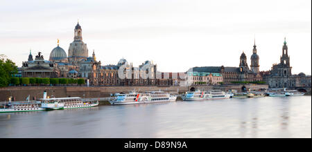 Deutschland/Sachsen/Dresden, Skyline von Dresden am Abend, 12. Mai 2013 Stockfoto