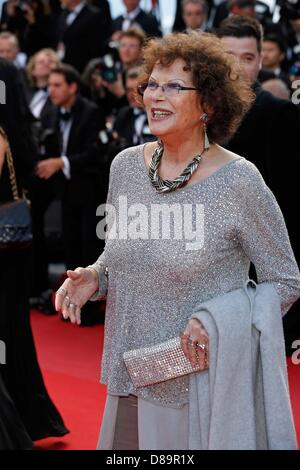 Cannes, Frankreich. 21. Mai 2013. CLAUDIA CARDINALE. Hinter der Kandelaber premiere.66th Cannes Film Festival.Cannes, France.May 21, 2013. (Bild Kredit: Kredit: Roger Harvey/Globe Photos/ZUMAPRESS.com/Alamy Live-Nachrichten) Stockfoto