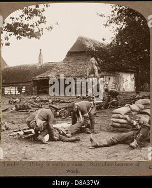 BAHRENTRÄGERTRÄGER IM 1. WELTKRIEG Stockfoto