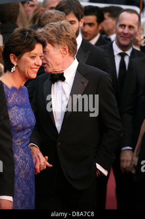 Cannes, Frankreich. 22. Mai 2013. Robert Redford und Sibylle Szaggars auf alle verliert Filmvorführung Gala auf dem Cannes Film Festival Mittwoch, 22. Mai 2013. Bildnachweis: Doreen Kennedy / Alamy Live News Stockfoto