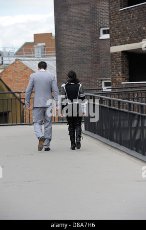 Matt Fiddes und Michael Jackson Tribute handeln bei Wyvern Theater Swindon Stockfoto