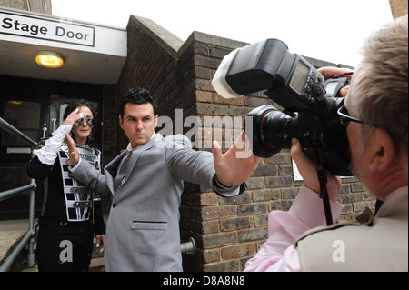 Matt Fiddes und Michael Jackson Tribute handeln bei Wyvern Theater Swindon Stockfoto