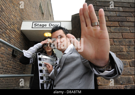 Matt Fiddes und Michael Jackson Tribute handeln bei Wyvern Theater Swindon Stockfoto