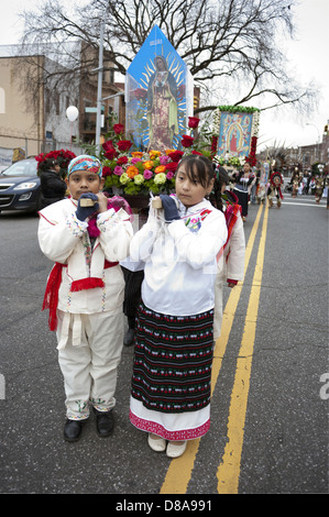 Fest der Jungfrau von Guadalupe, der Patron Saint of Mexico in Borough Park Abschnitt von Brooklyn, 2012. Stockfoto