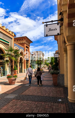 Fidenza Outlet Village, Fidenza, Emilia Romagna, Italien Stockfoto