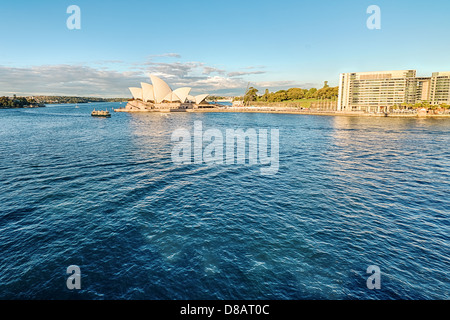 Die majestätischen Opernhaus von Sydney bei Sonnenaufgang Stockfoto