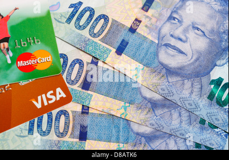 Ein Visa und Master Card mit südafrikanischen Rands Währung Stockfoto