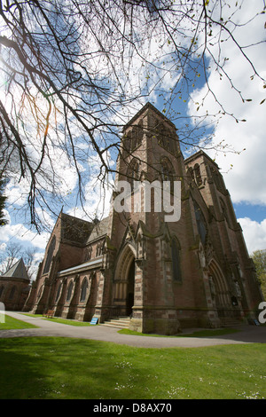 Stadt von Inverness, Schottland. Malerische Aussicht auf den Nord-Ostansicht von Inverness Cathedral. Stockfoto