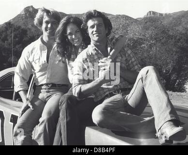 CATHERINE BACH mit John Schneider und Tom Wopat. (Kredit-Bild: © Sterling-Macfadden/Globe Photos/ZUMAPRESS.com) Stockfoto