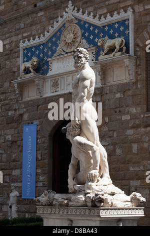 Piazza della Signoria, Herkules-Statue vor dem Palazzo Vecchio, Florenz, Italien Stockfoto