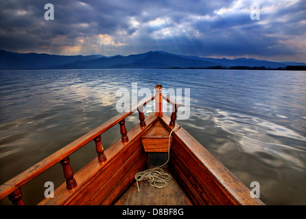 Bootsfahrt mit der "Oikoperiigitis" in See Kerkini, Serres, Mazedonien, Griechenland. Stockfoto