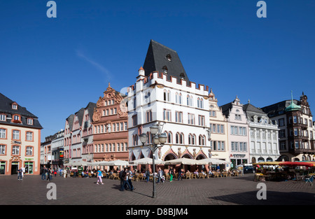 Der mittelalterliche Marktplatz am Hauptmarkt Quadrat, Steipe, Trier, Rheinland-Pfalz, Deutschland, Europa Stockfoto