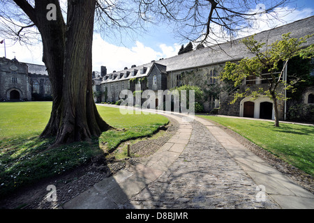 Dartington Hall Hof, Totnes, Devon. Besucherzentrum, Konferenz & Kunst Veranstaltungsort. Hotel Conference Center & Kunst Veranstaltungsort. Stockfoto