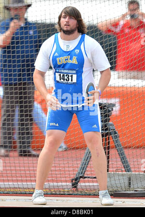 23. Mai 2013 - versucht Austin, TX, USA - 23. Mai 2013 Julian Wruck UCLA # 1431 eine Diskussion werfen während der ersten Runde des NCAA Outdoor Track & Feld Meisterschaften West vorläufige im Mike A. Myers Stadium in Austin, TX. Stockfoto