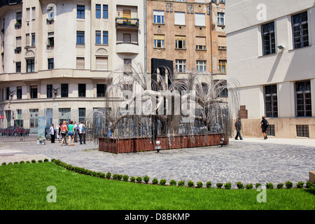 Die Trauerweide in Raoul Wallenberg Memorial Park in Budapest, Ungarn. Stockfoto