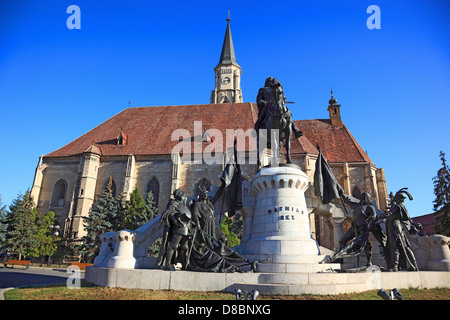 Reiterstatue von Matthias Corvinus, Matthias Rex und The Cluj Michael Church in Cluj-Napoca, Klausenburg, ist die wichtigste exa Stockfoto