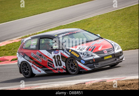 2005 Honda Civic Type R mit Fahrer Carey Lewis am Meeting 2013 CSCC Snetterton, Norfolk, Großbritannien. Stockfoto