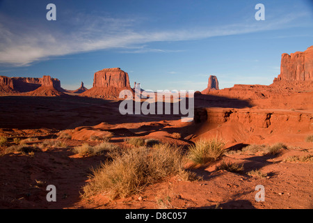 Sandstein Buttes John Ford Point im Monument Valley Navajo Tribal Park, Vereinigte Staaten von Amerika, USA Stockfoto