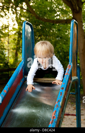 Blonde Mädchen auf Folie Stockfoto