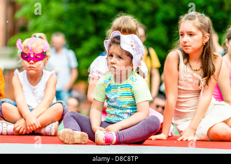 Jährliche Karneval im Moskauer Ermitage-Garten Stockfoto