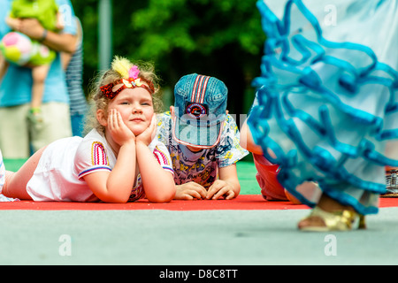 Jährliche Karneval im Moskauer Ermitage-Garten Stockfoto