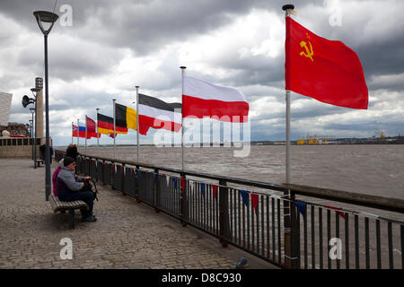 Liverpool, Vereinigtes Königreich 24. Mai 2013. Den 70. Jahrestag der Schlacht von den Atlantik (BOA 70) gedenken und Veranstaltungen rund um Liverpool. Die Schlacht des Atlantiks war die längste kontinuierliche militärische Kampagne im 2. Weltkrieg auf dem Höhepunkt von Mitte 1940 bis zum Ende des Jahres 1943. Bildnachweis: Mar Photographics / Alamy Live News Stockfoto