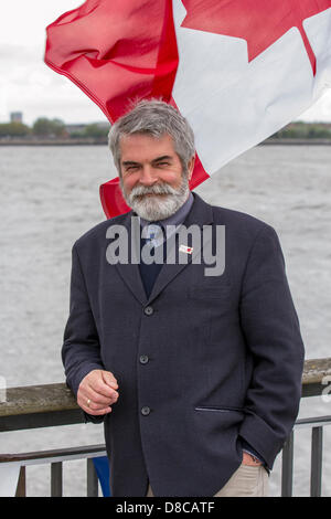 Liverpool, Vereinigtes Königreich 24. Mai 2013. Herr Marc Milner PhD von der University of New Brunswick, Kanada, besuchen den 70. Jahrestag der Schlacht von den Atlantik (BOA 70) gedenken und Veranstaltungen rund um Liverpool. Die Schlacht des Atlantiks war die längste kontinuierliche militärische Kampagne im 2. Weltkrieg auf dem Höhepunkt von Mitte 1940 bis zum Ende des Jahres 1943. Stockfoto