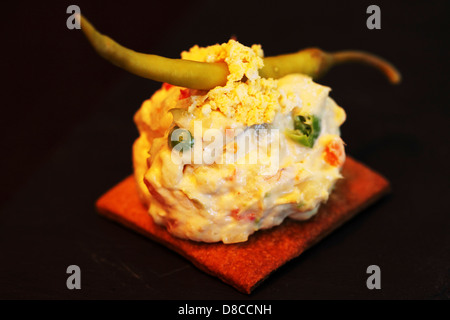 Ibérica La Terraza in London ist ein Pincho (Biss große Tapas auf frisch zubereitetes Brot serviert) serviert. Stockfoto