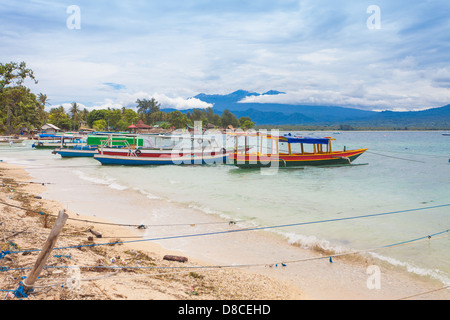 Angelboote/Fischerboote in der Bucht auf Gili Air Insel Bali, Indonesien Stockfoto