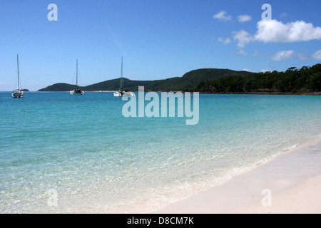 Klar, türkisblauem Meer in den Whitsunday Islands, Queensland, Australien Stockfoto