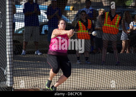 Kanadische Hammer Werfer Sultana Frizell Gewinner des Elite Frauen-Hammerwurf auf der 2013 Relais Mt Sac in Walnut, Kalifornien Stockfoto