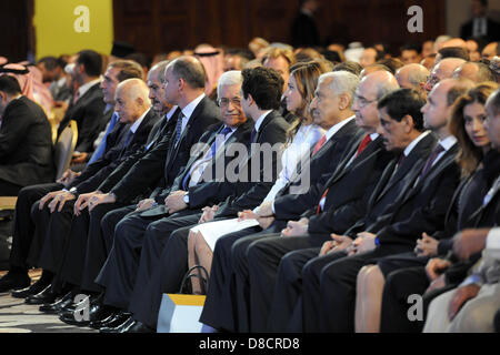 Totes Meer, Jordanien. 25. Mai 2013. Palästinenserpräsident Mahmoud Abbas (Abu Mazen) spricht in einem World Economic Forum am Toten Meer in Jordanien am 25. Mai 2013 (Bild Kredit: Kredit: Thaer Ganaim/APA Images/ZUMAPRESS.com/Alamy Live News) Stockfoto