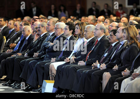 Totes Meer, Jordanien. 25. Mai 2013. Palästinenserpräsident Mahmoud Abbas (Abu Mazen) spricht in einem World Economic Forum am Toten Meer in Jordanien am 25. Mai 2013 (Bild Kredit: Kredit: Thaer Ganaim/APA Images/ZUMAPRESS.com/Alamy Live News) Stockfoto