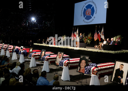 US-Präsident Barack Obama liefert Bemerkungen während einer Trauerfeier für die Opfer der Explosion einer Dünger-Pflanze im Westen, Texas, an der Baylor University 25. April 2013 in Waco, Texas. Stockfoto