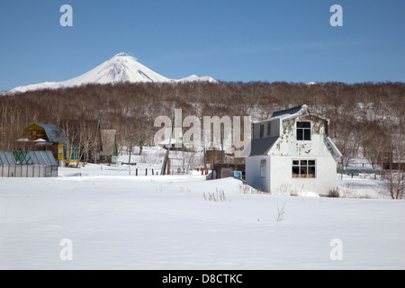 Traditionelle Häuser in Petropawlowsk - Kamtschatski, Sibirien, Russland. Stockfoto