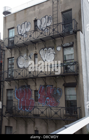 Graffiti Wandkunst amerikanische Scheibe von großen Apfel Manhattan Wohnblocks Stockfoto