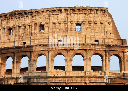 Detailansicht des Kolosseums in Rom, Italien Stockfoto